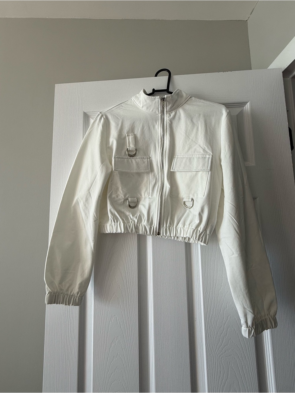 Cropped White Utility Jacket with Front Pockets - Size S